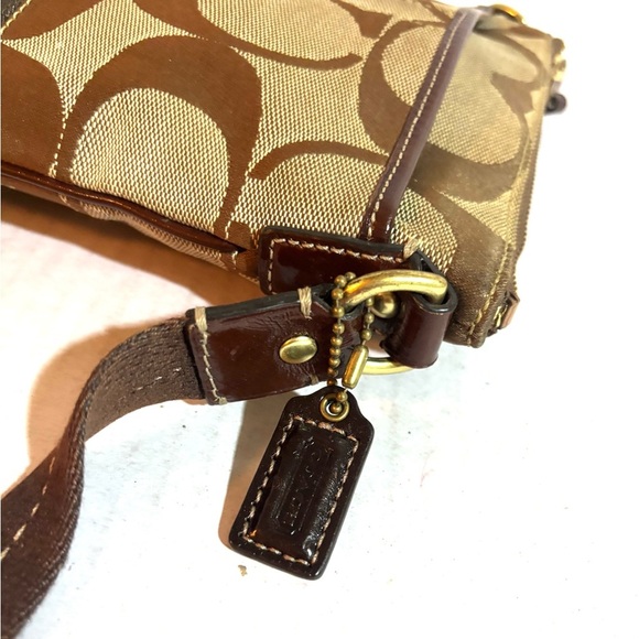 Coach vintage CC signature print canvas crossbody handbag - Picture 5 of 8